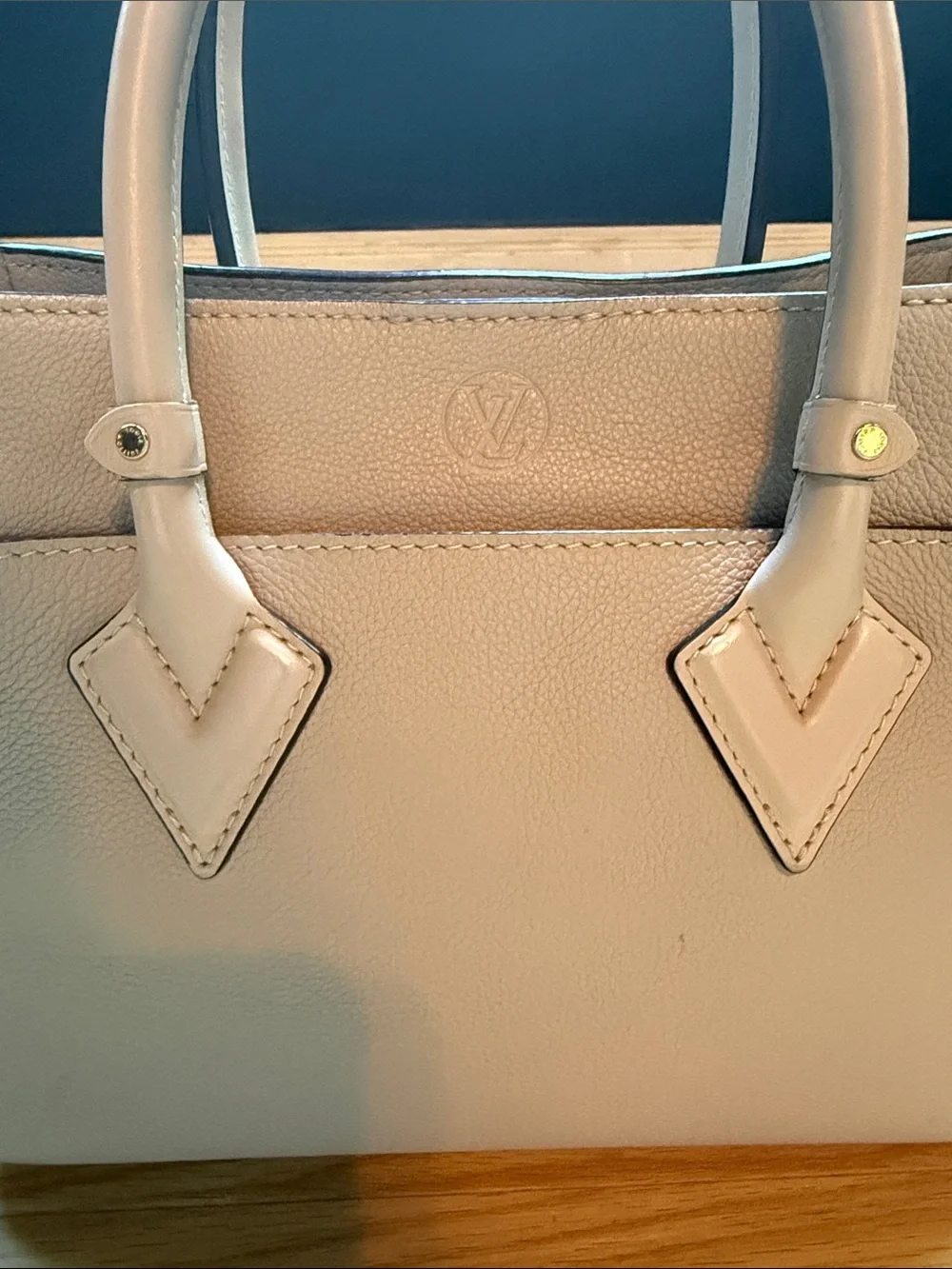 Louis Vuitton On My Side PM